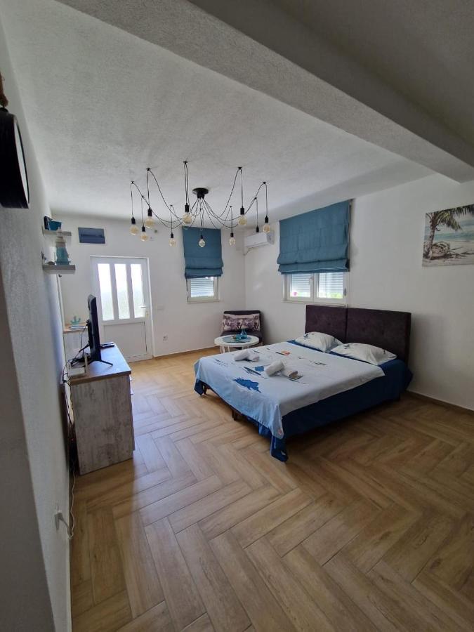 Studio Apartman Happy Home Tivat Eksteriør bilde