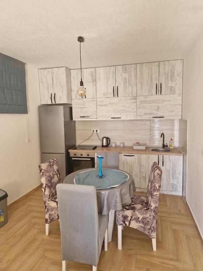 Studio Apartman Happy Home Tivat Eksteriør bilde