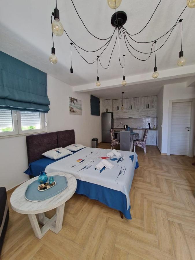 Studio Apartman Happy Home Tivat Eksteriør bilde