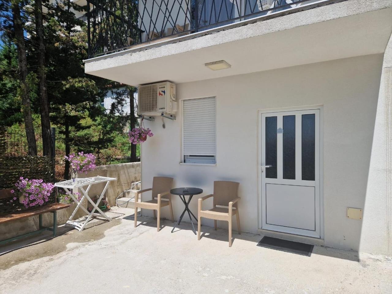 Studio Apartman Happy Home Tivat Eksteriør bilde