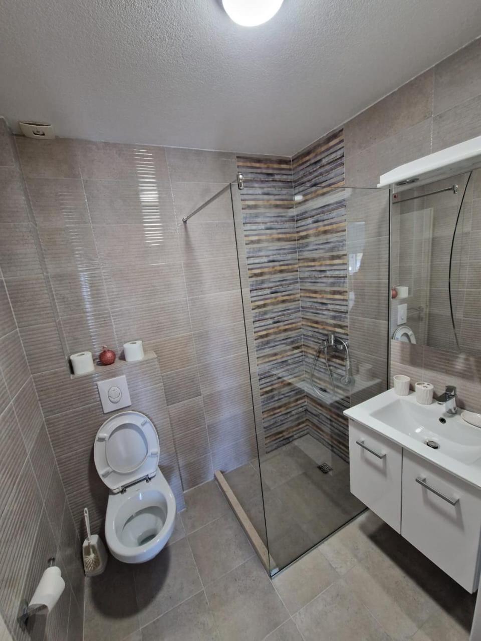 Studio Apartman Happy Home Tivat Eksteriør bilde