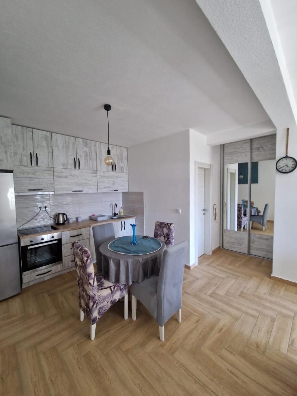 Studio Apartman Happy Home Tivat Eksteriør bilde